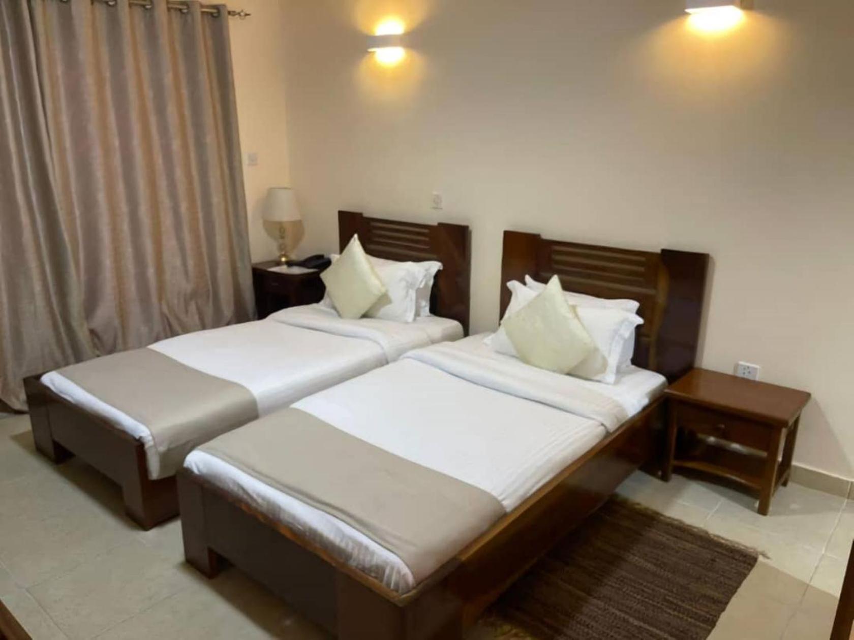 Hotel Barmoi Freetown Esterno foto
