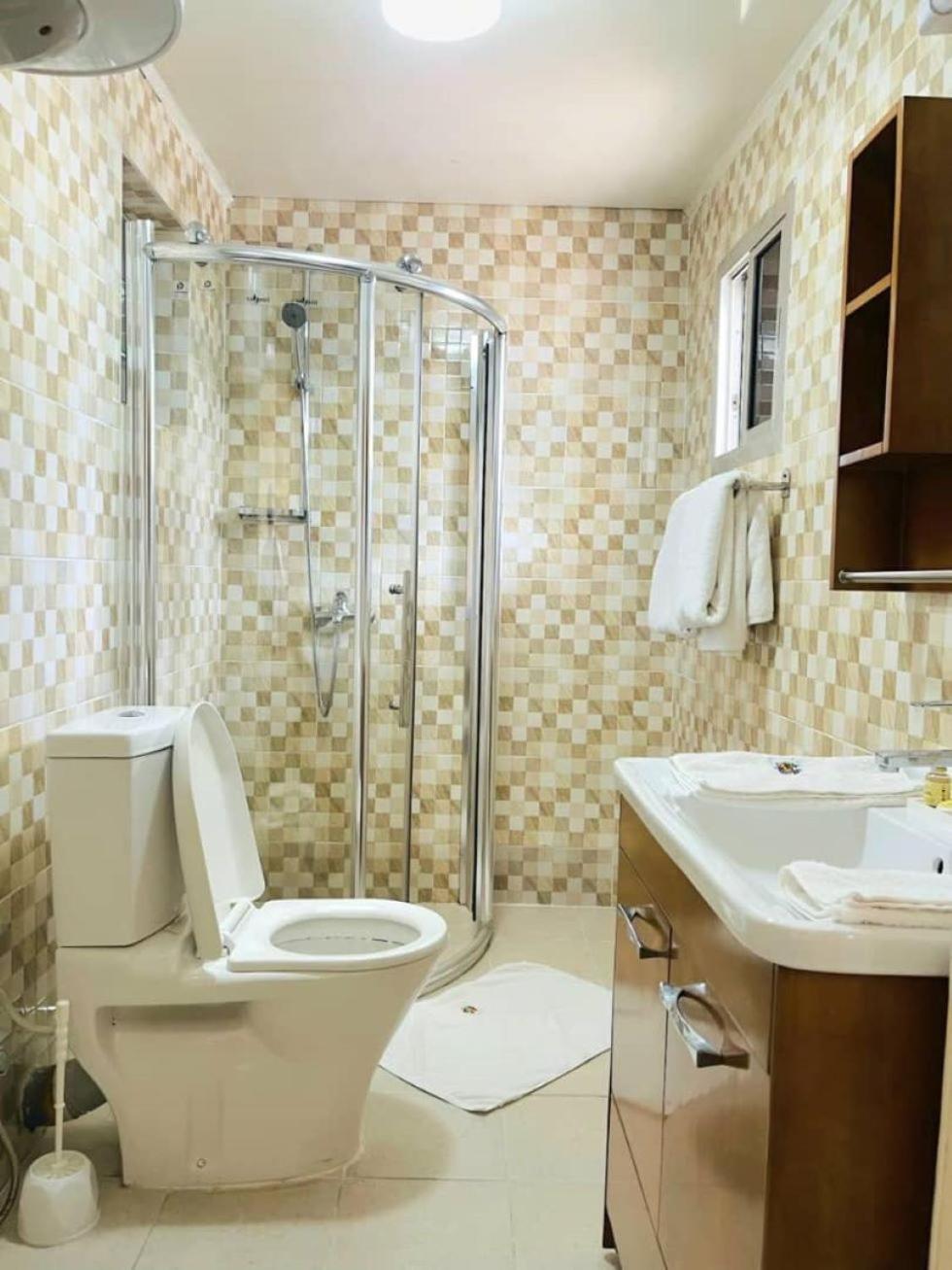 Hotel Barmoi Freetown Esterno foto