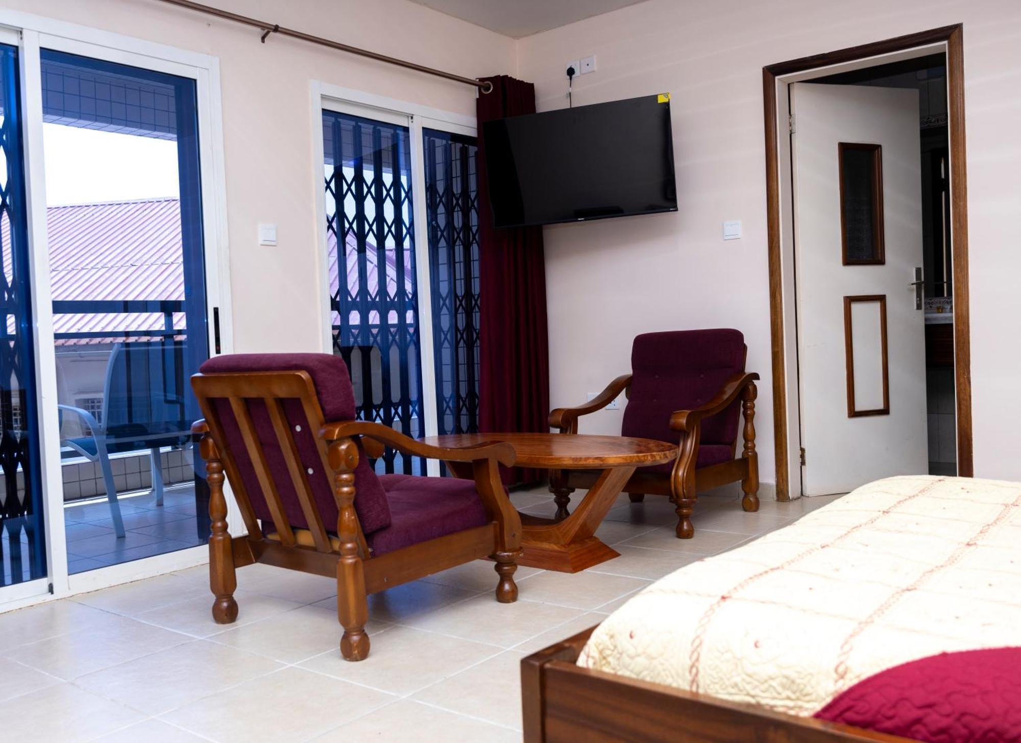 Hotel Barmoi Freetown Esterno foto