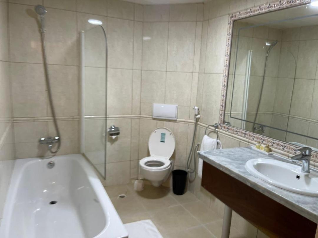 Hotel Barmoi Freetown Esterno foto