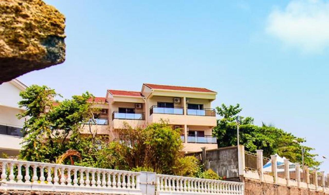 Hotel Barmoi Freetown Esterno foto